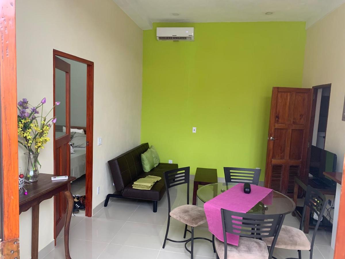 Apartamentos Casa Amarilla Гранада Екстериор снимка