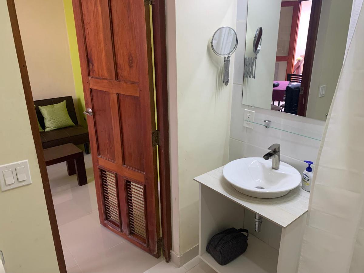 Apartamentos Casa Amarilla Гранада Екстериор снимка