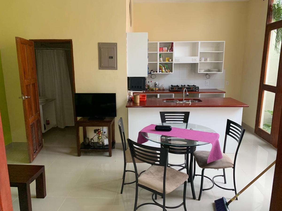 Apartamentos Casa Amarilla Гранада Екстериор снимка