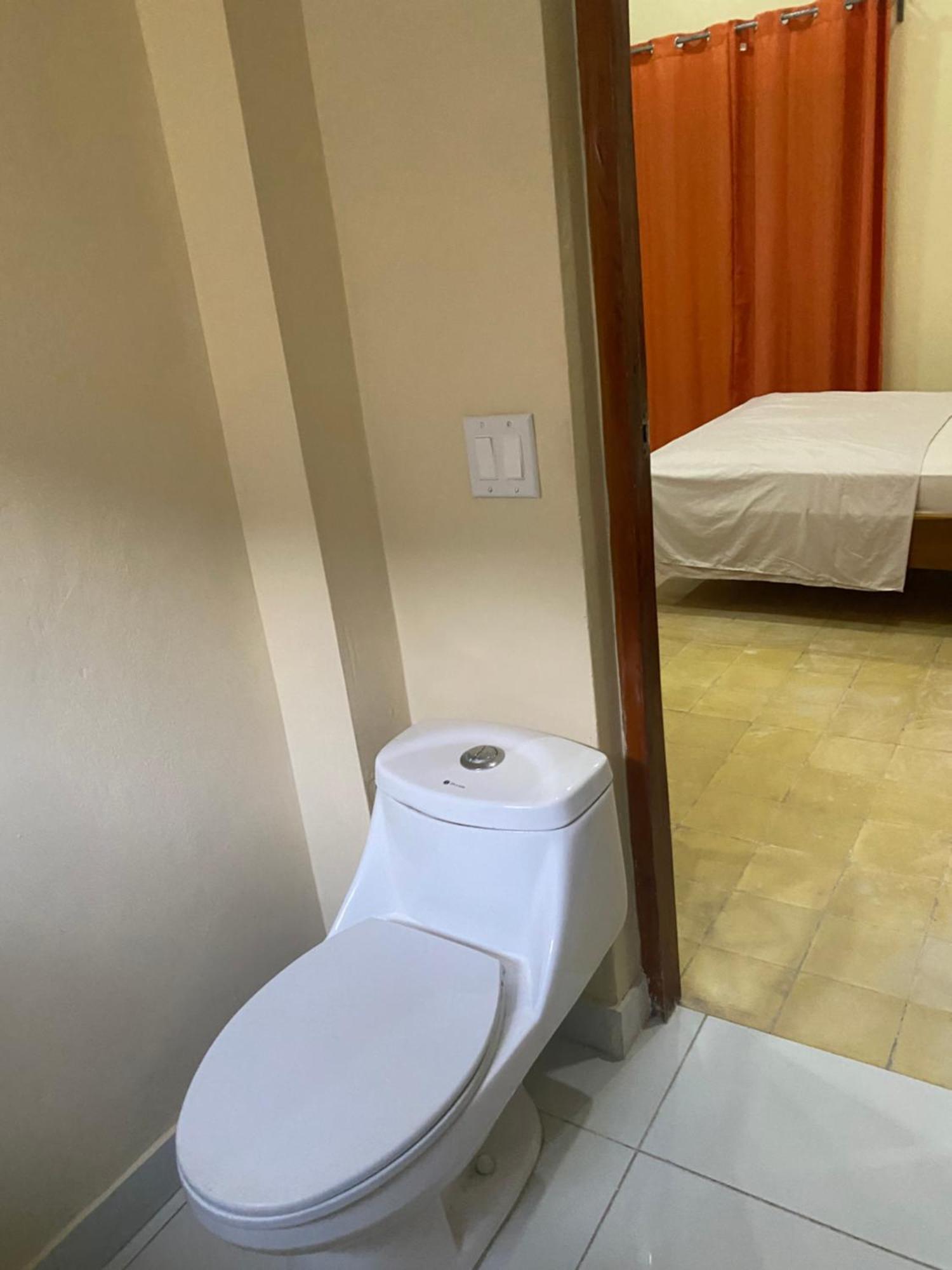 Apartamentos Casa Amarilla Гранада Екстериор снимка