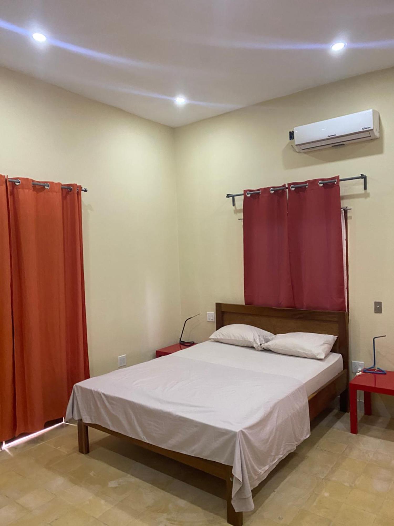 Apartamentos Casa Amarilla Гранада Екстериор снимка