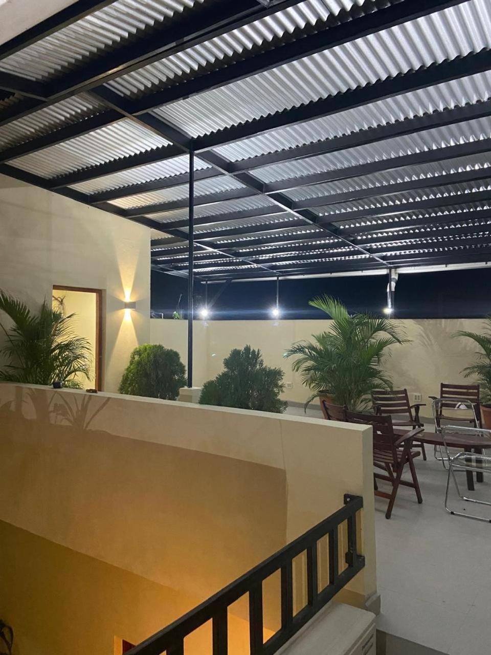 Apartamentos Casa Amarilla Гранада Екстериор снимка