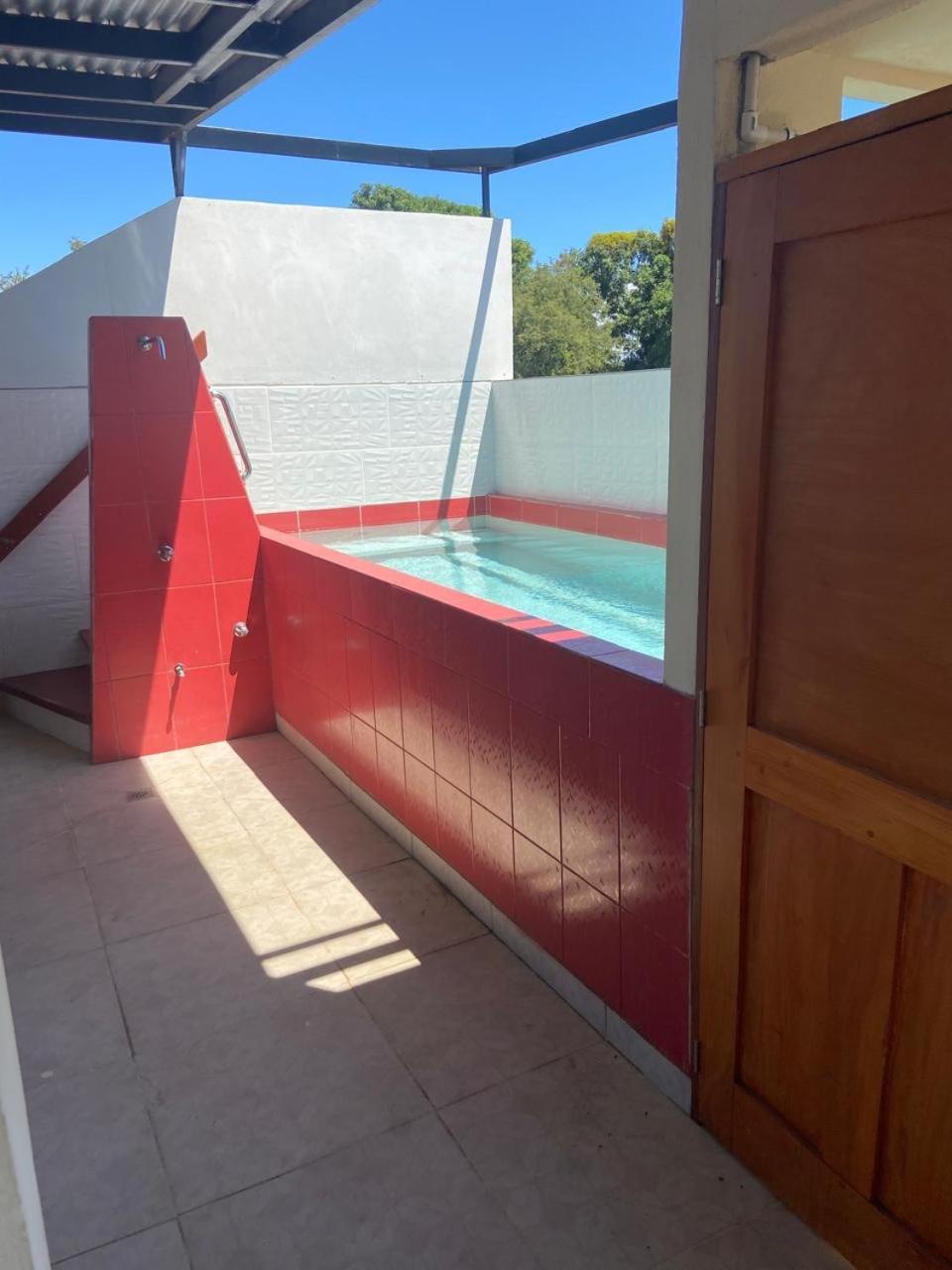 Apartamentos Casa Amarilla Гранада Екстериор снимка