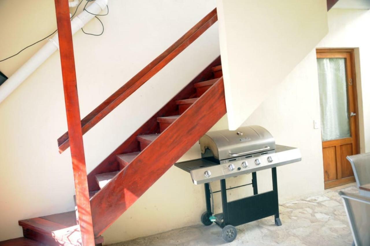 Apartamentos Casa Amarilla Гранада Екстериор снимка