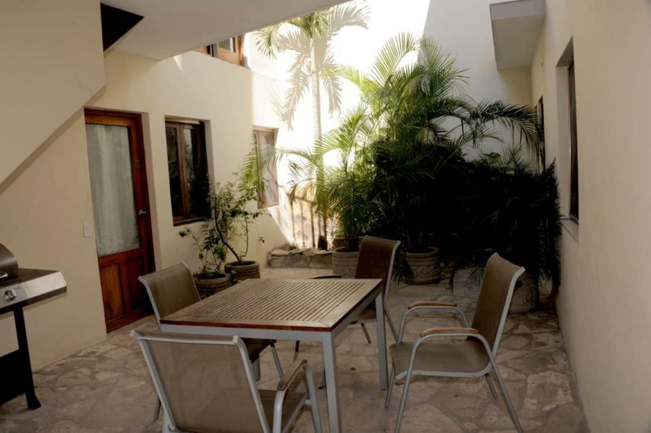 Apartamentos Casa Amarilla Гранада Екстериор снимка