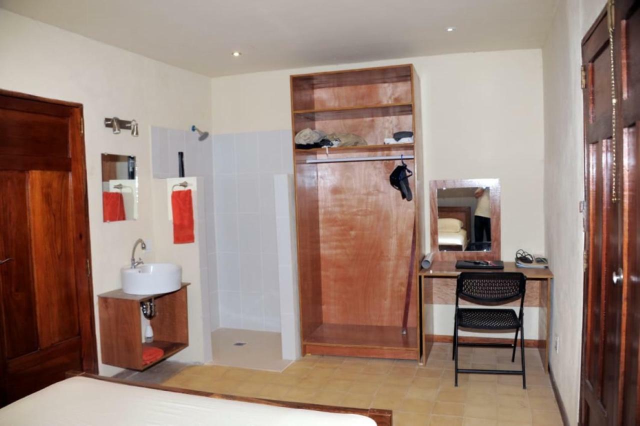 Apartamentos Casa Amarilla Гранада Екстериор снимка