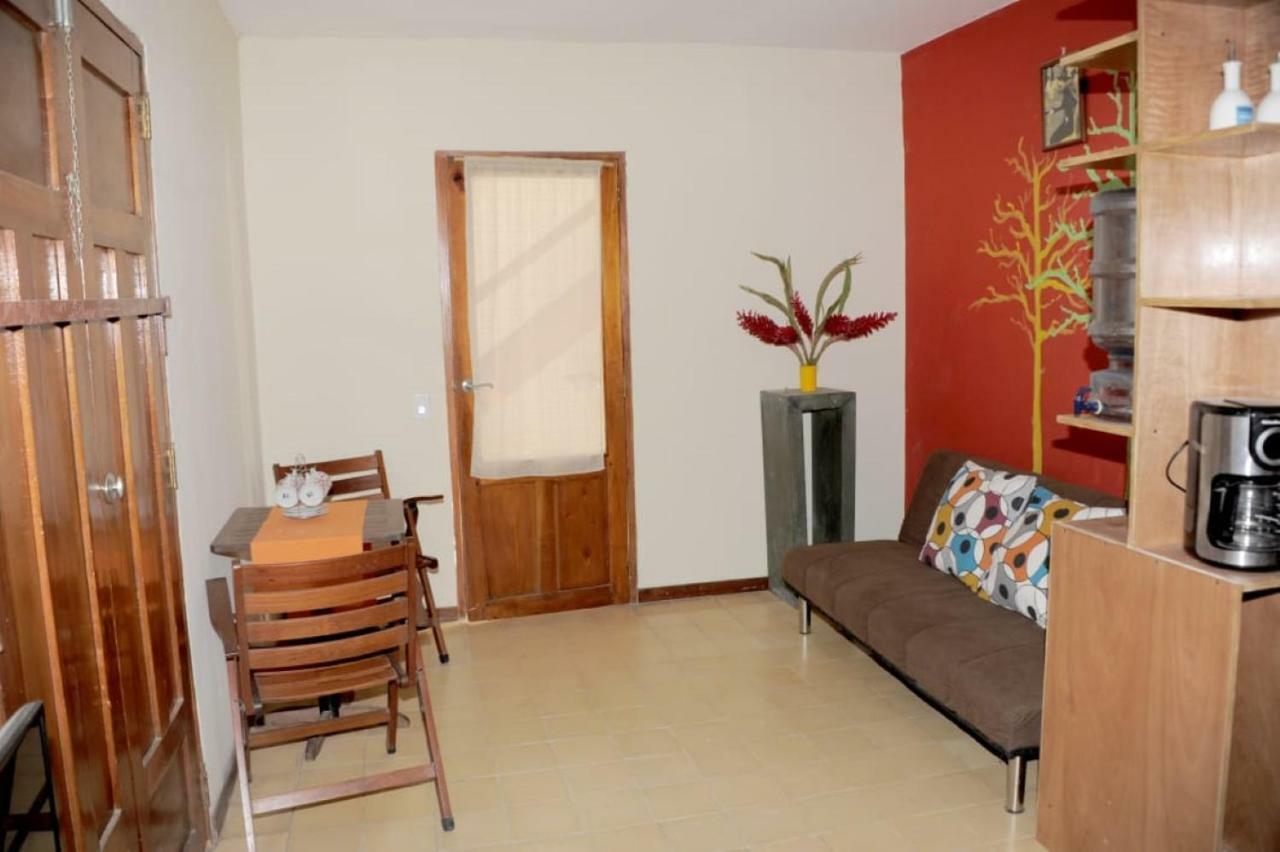 Apartamentos Casa Amarilla Гранада Екстериор снимка
