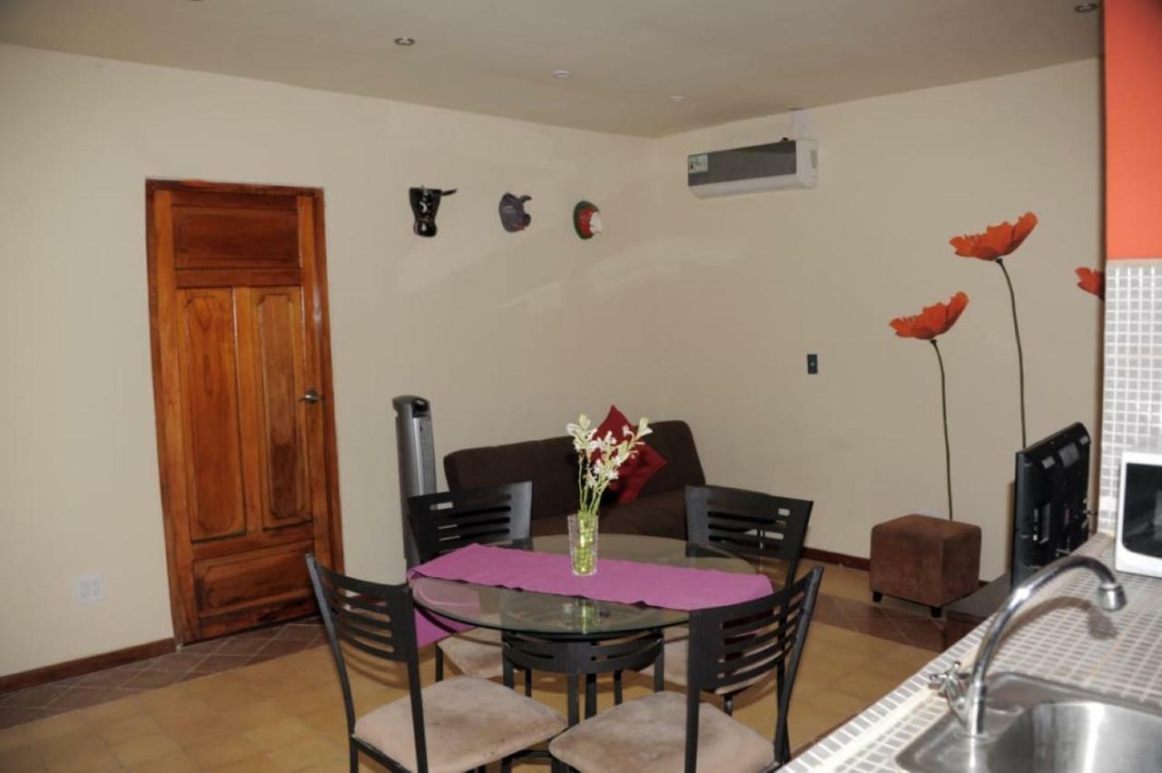 Apartamentos Casa Amarilla Гранада Екстериор снимка