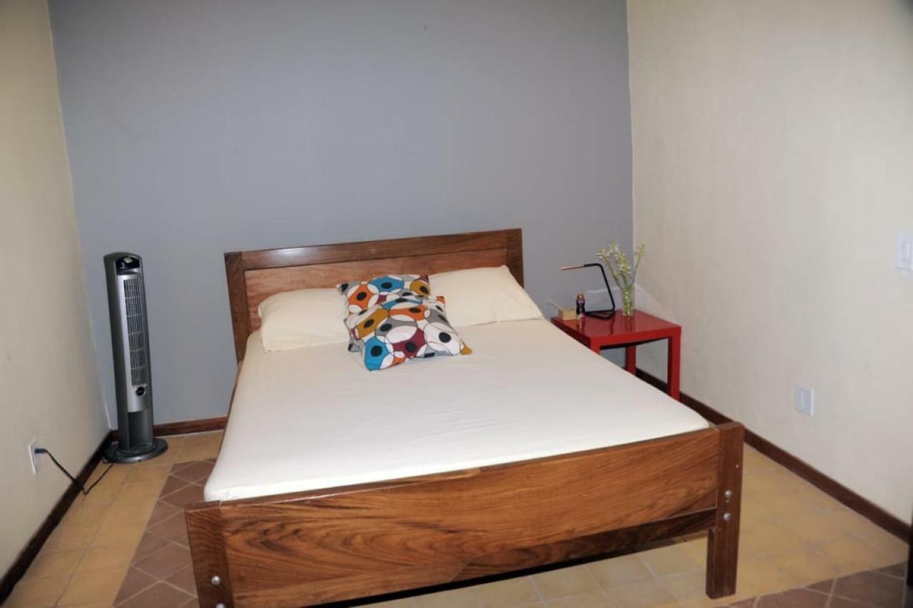 Apartamentos Casa Amarilla Гранада Екстериор снимка