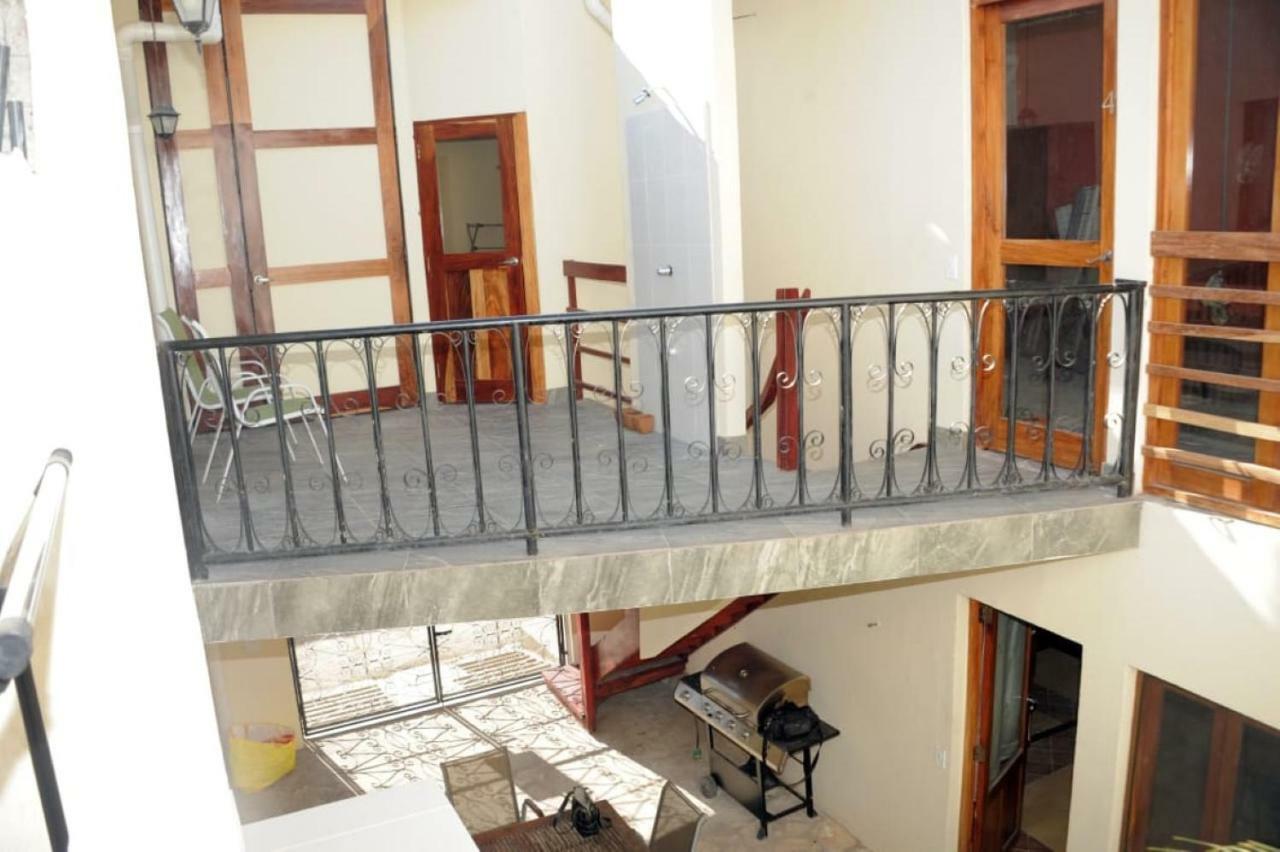 Apartamentos Casa Amarilla Гранада Екстериор снимка